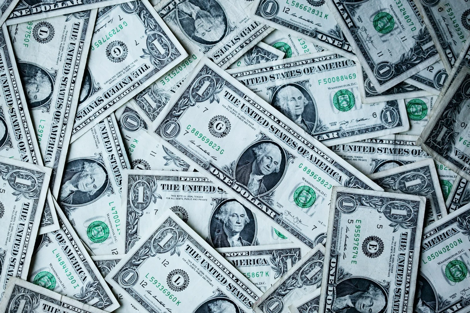 Spread of banknotes